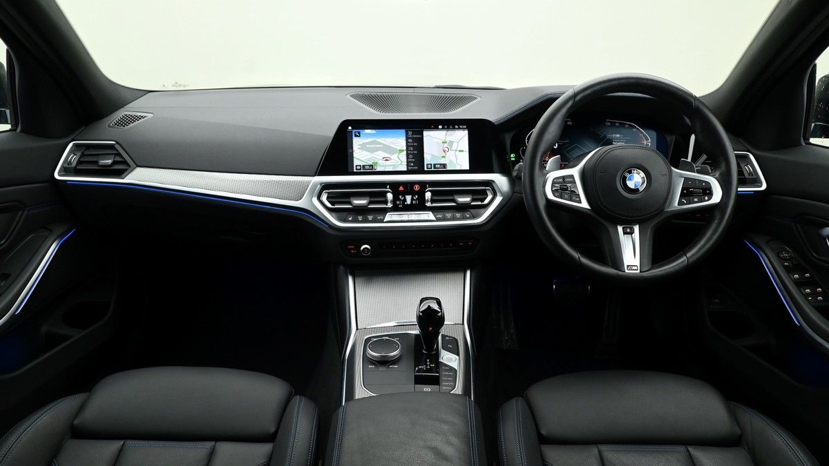 BMW 3 Series Image 16