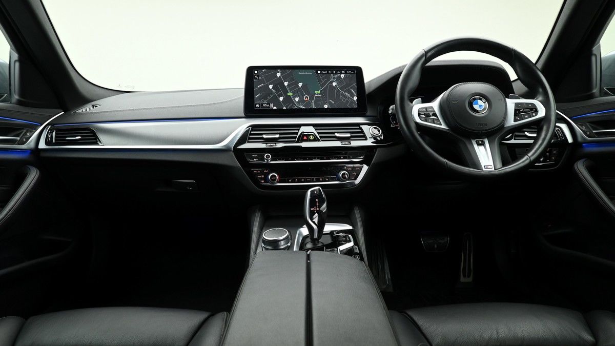 BMW 5 Series Image 13