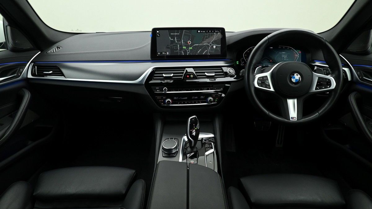 BMW 5 Series Image 13