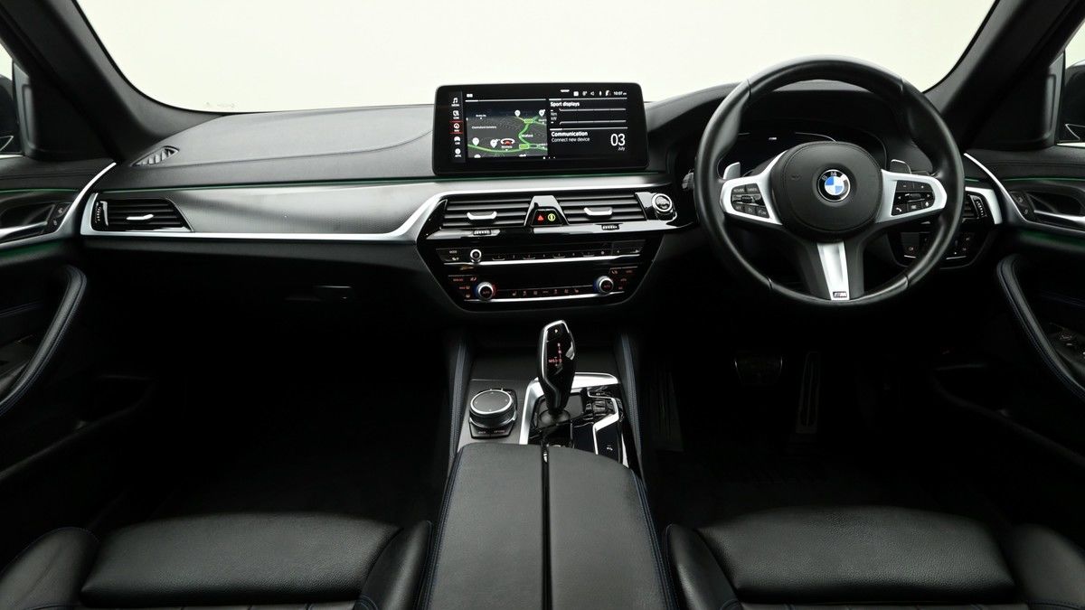 BMW 5 Series Image 14