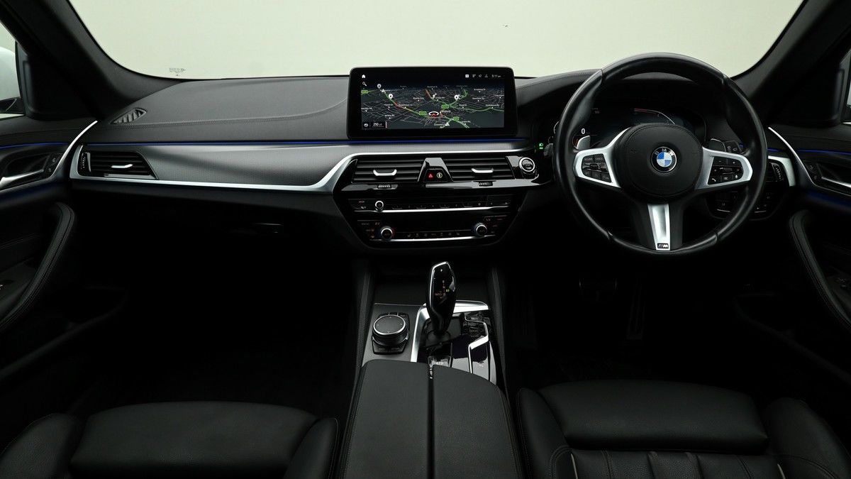 BMW 5 Series Image 13