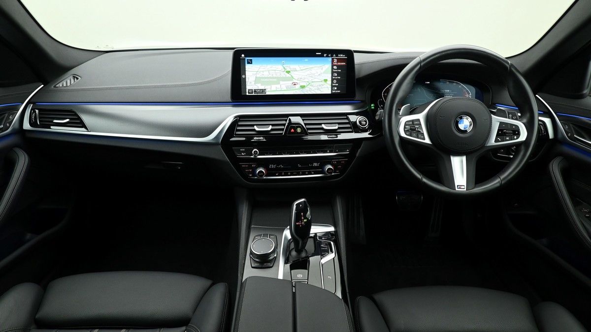 BMW 5 Series Image 14