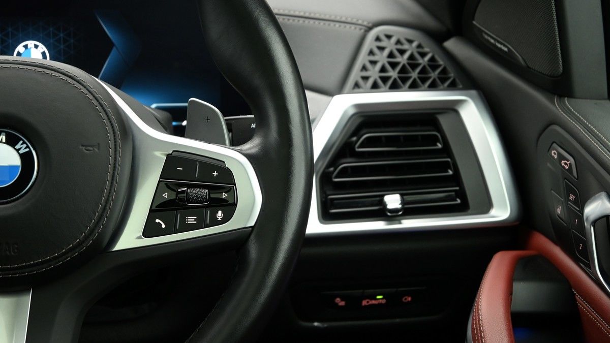 BMW X6 Image 16