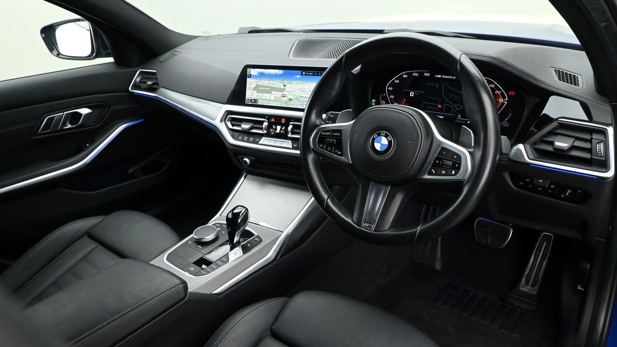 BMW 3 Series Image 3