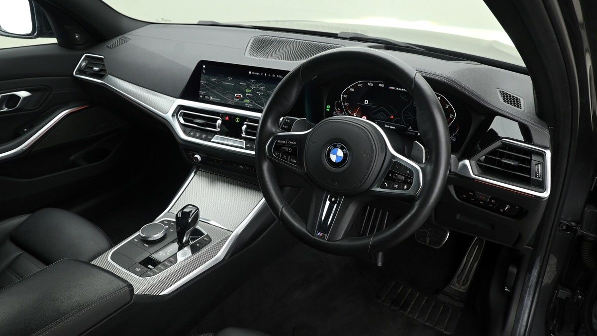 BMW 3 Series Image 2