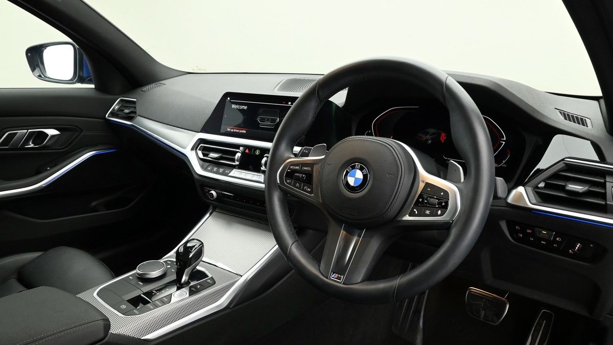 BMW 3 Series Image 3