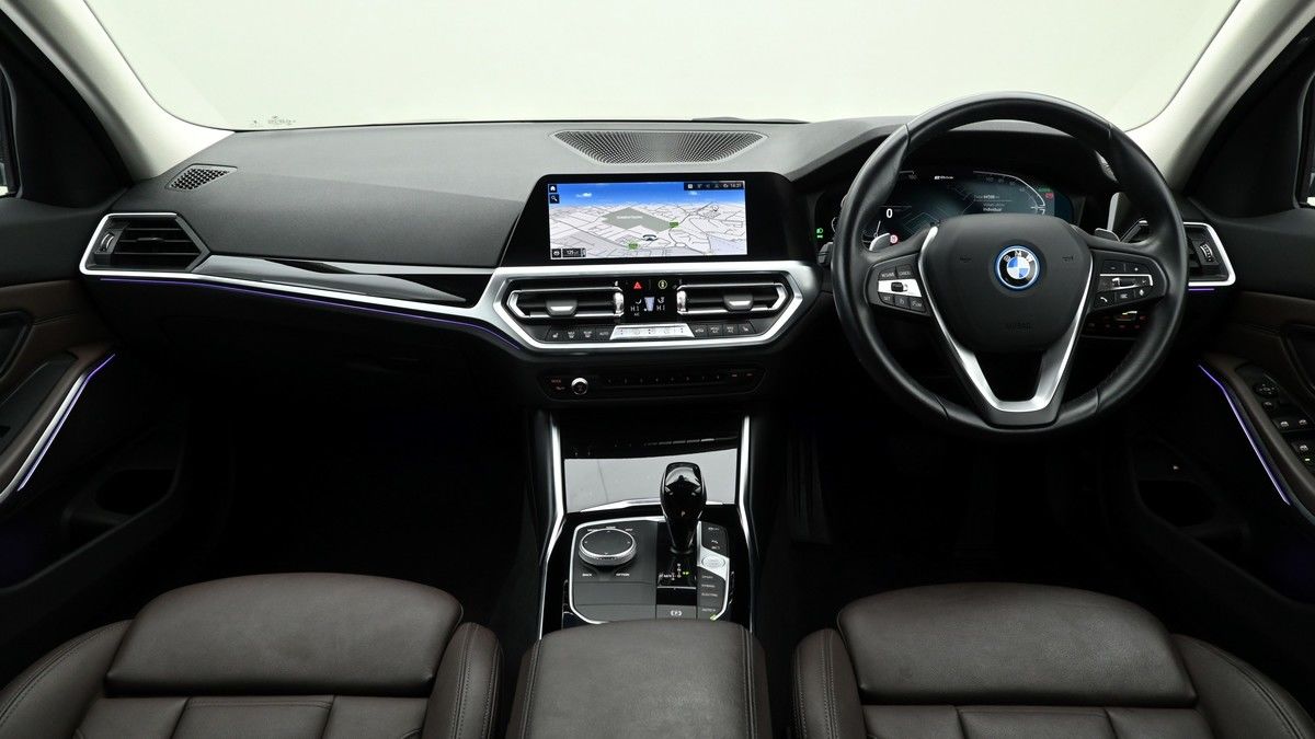 BMW 3 Series Image 14