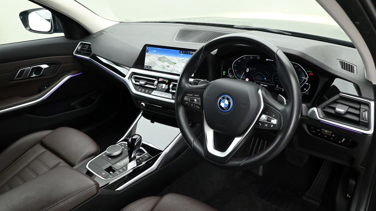 BMW 3 Series Image 3