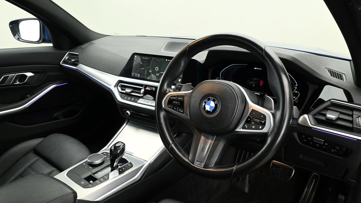 BMW 3 Series Image 3