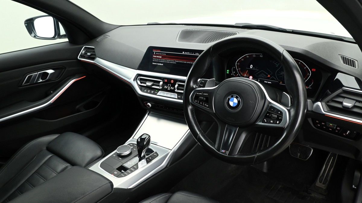 BMW 3 Series Image 3