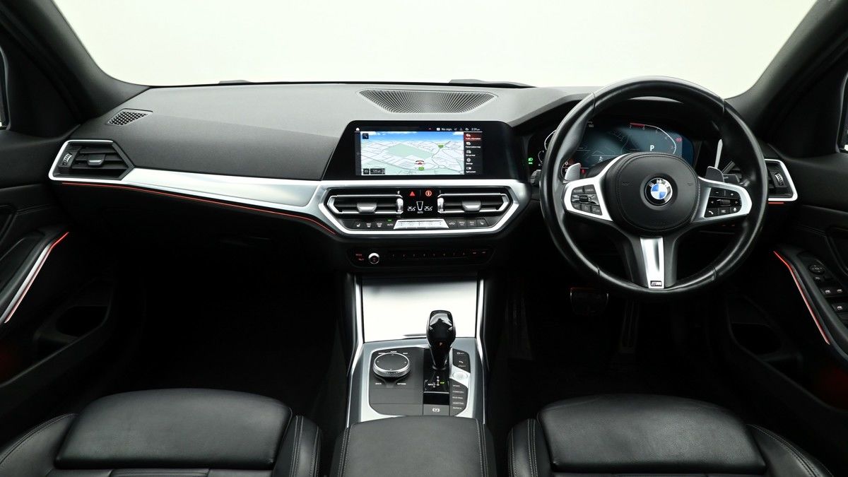 BMW 3 Series Image 14