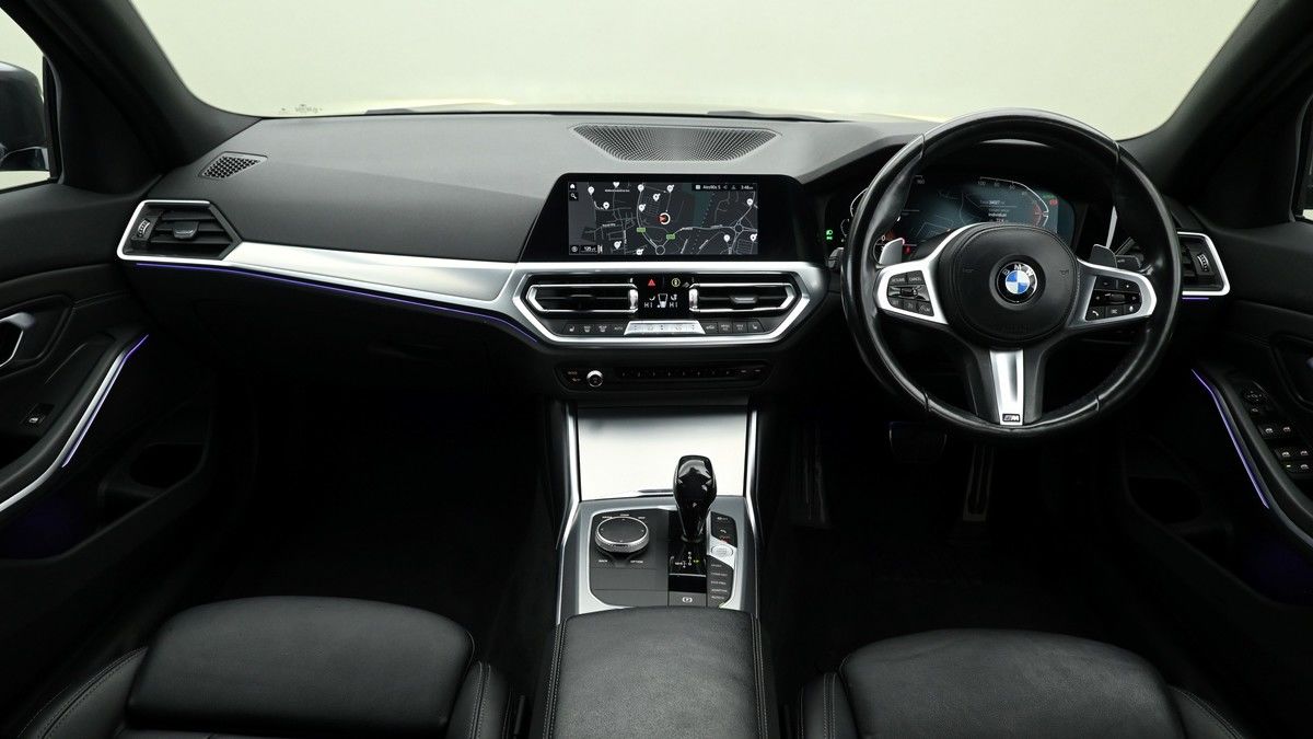 BMW 3 Series Image 13