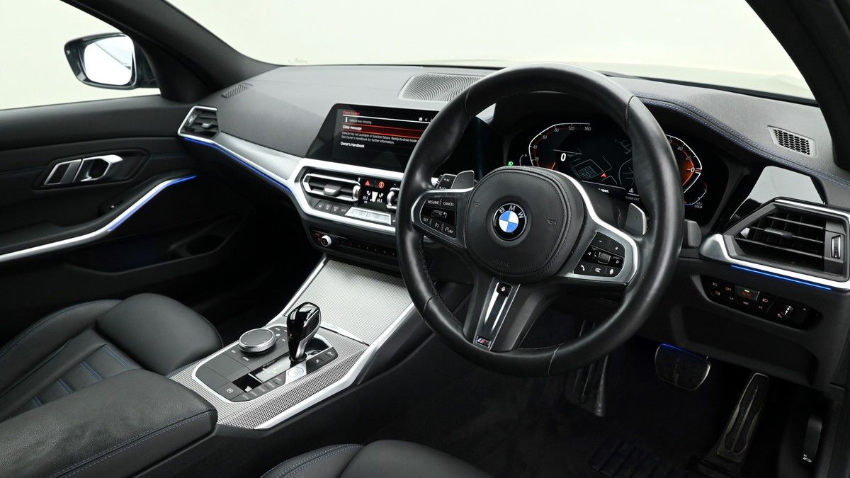 BMW 3 Series Image 3