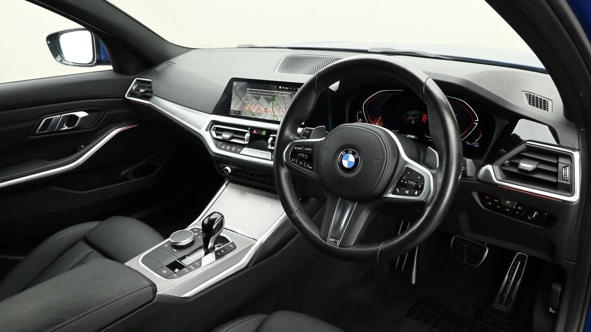 BMW 3 Series Image 3