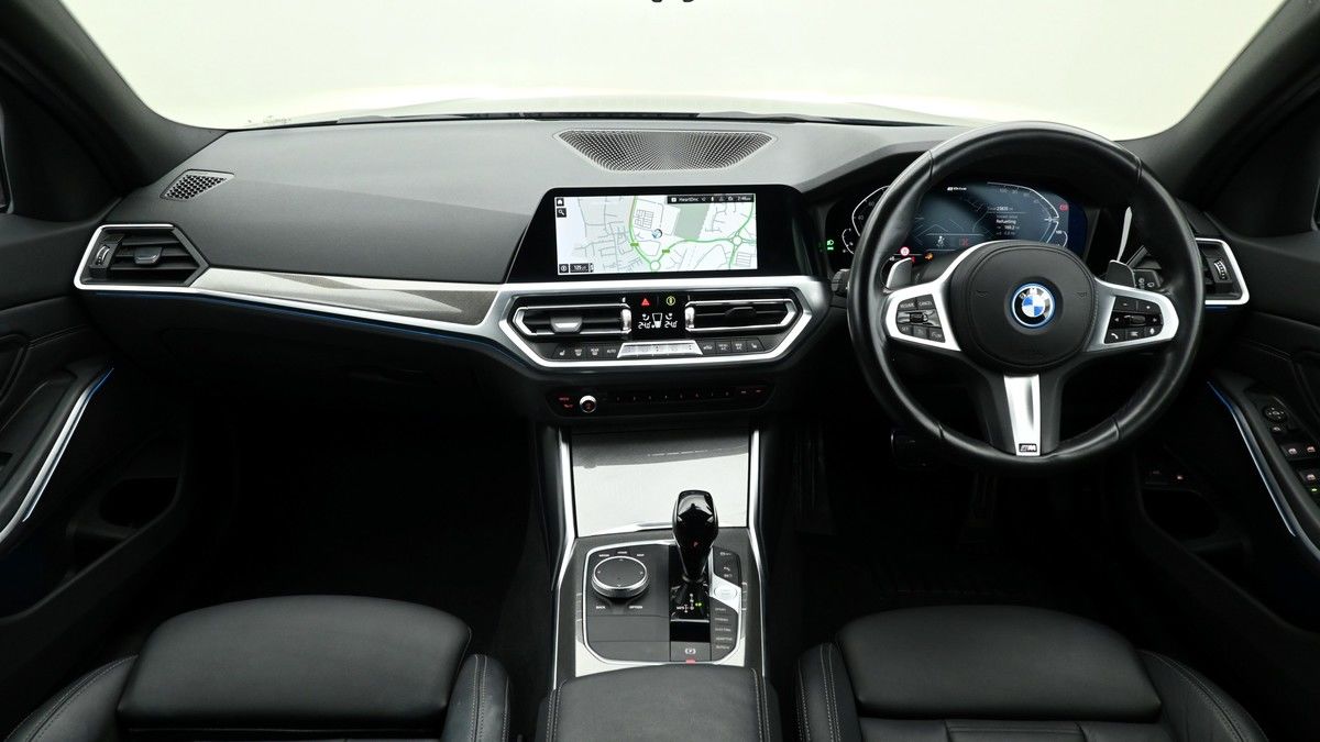 BMW 3 Series Image 14