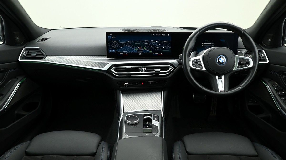 BMW 3 Series Image 14