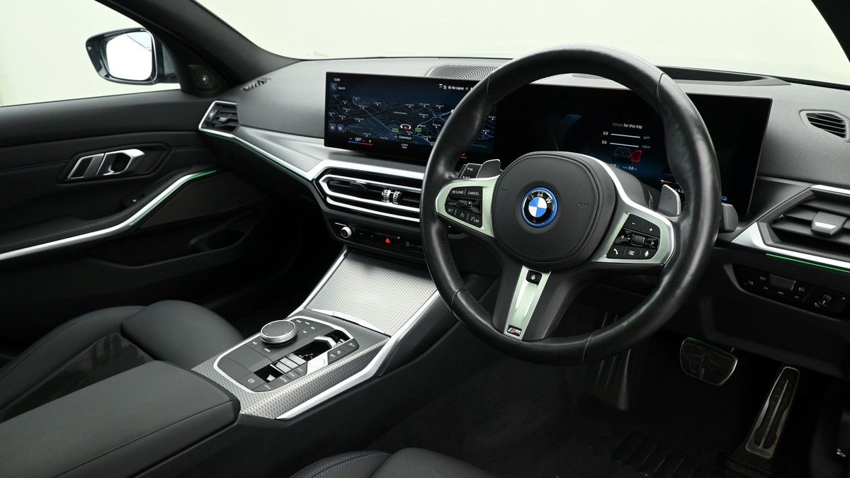 BMW 3 Series Image 3