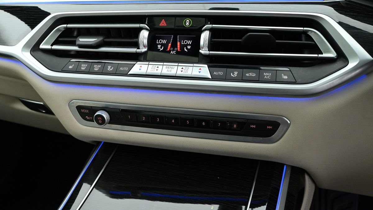 BMW X7 Image 12