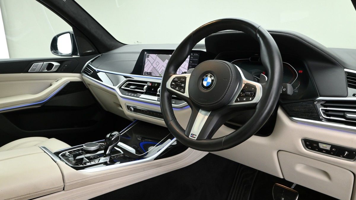 BMW X7 Image 3