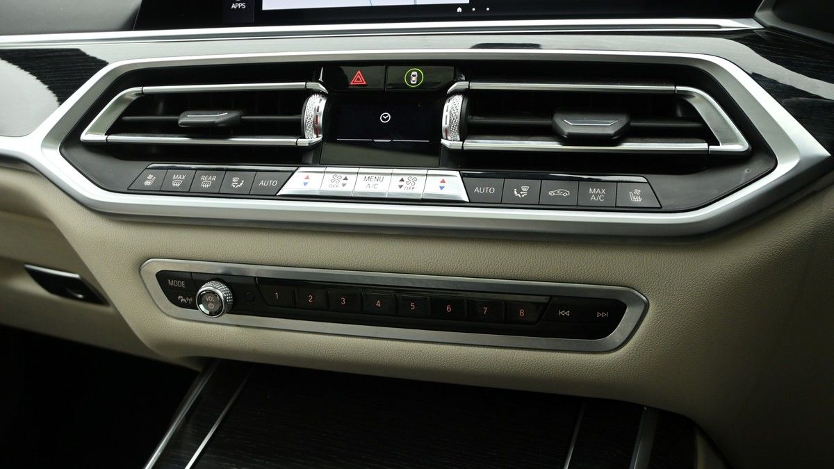 More views of BMW X7