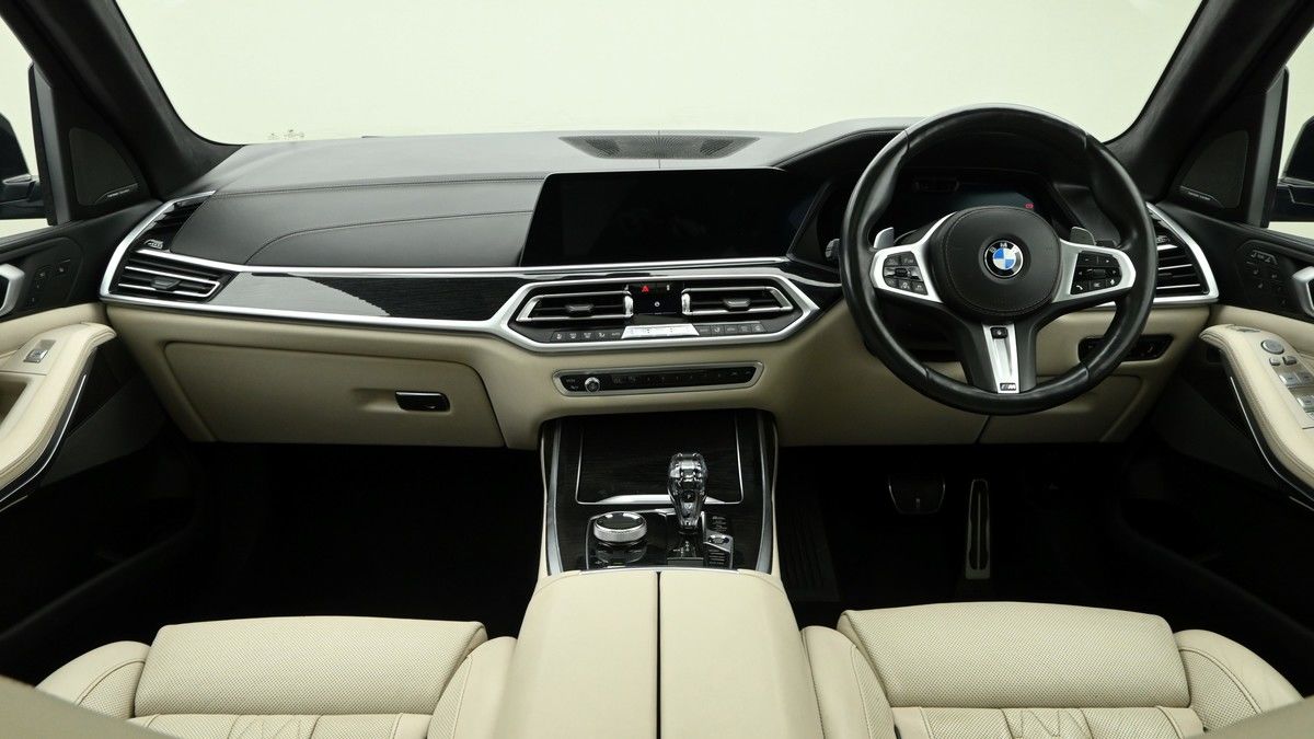 More views of BMW X7