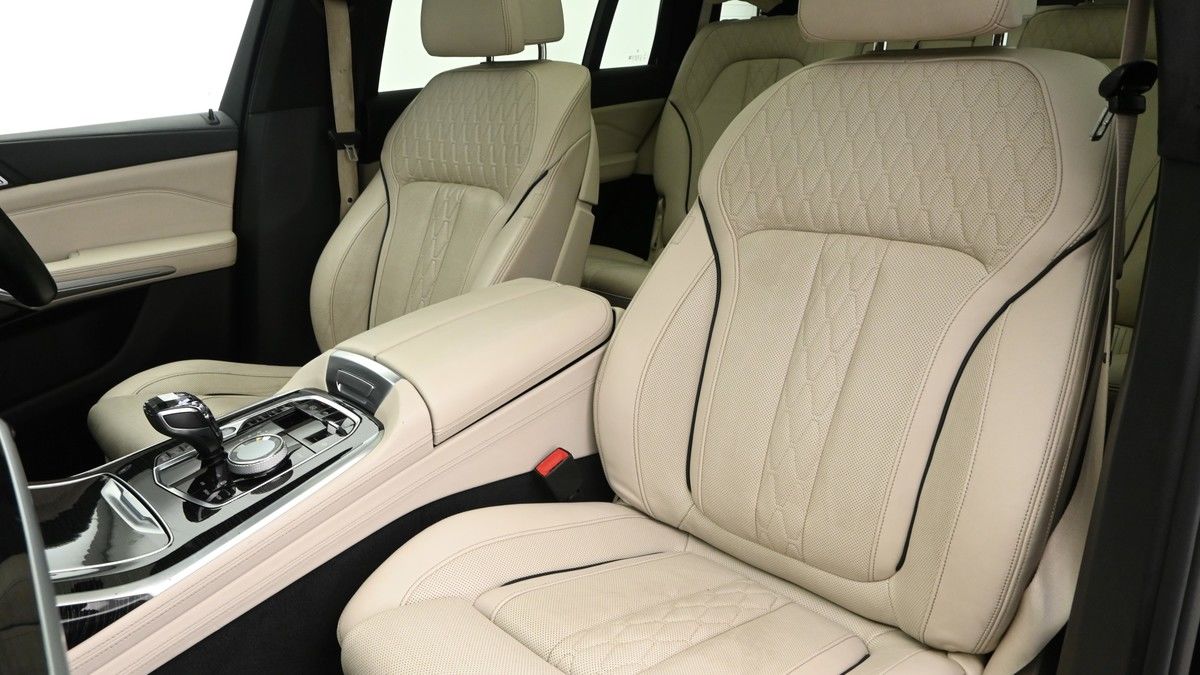 BMW X7 Image 4