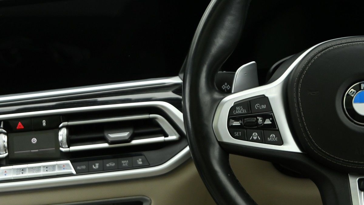 BMW X7 Image 15