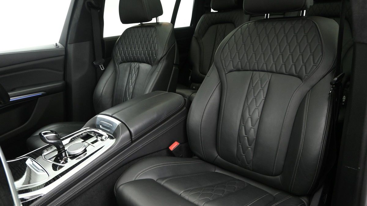 More views of BMW X7