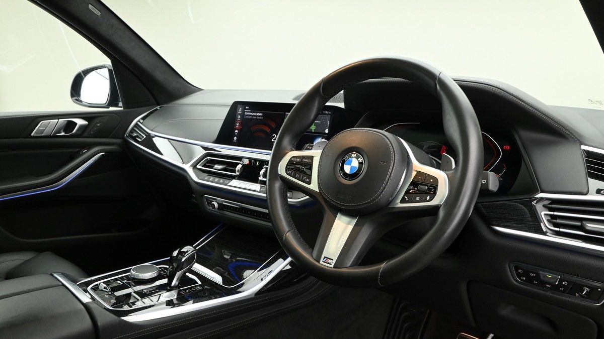 More views of BMW X7