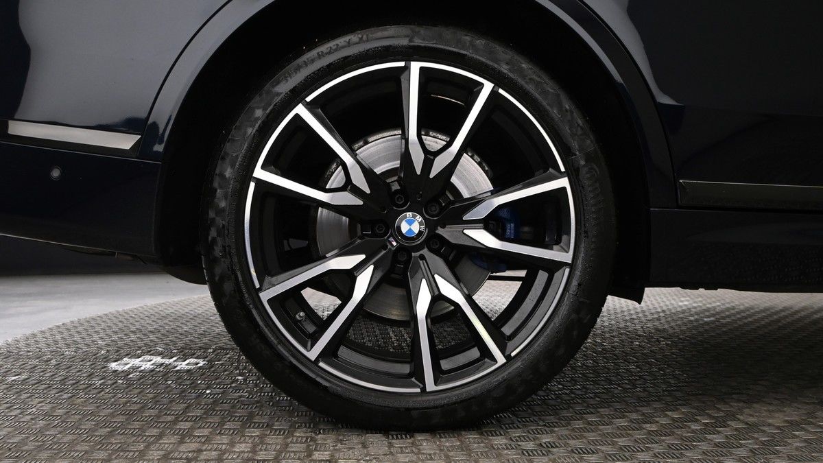 More views of BMW X7