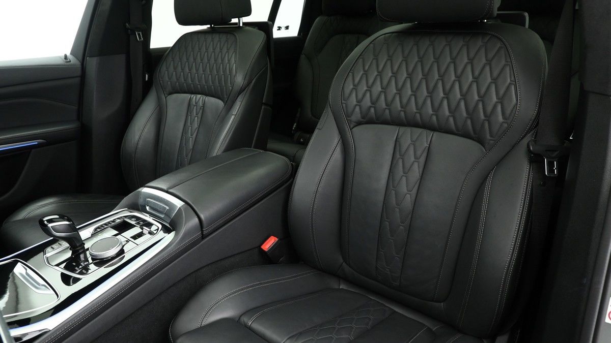 BMW X7 Image 4