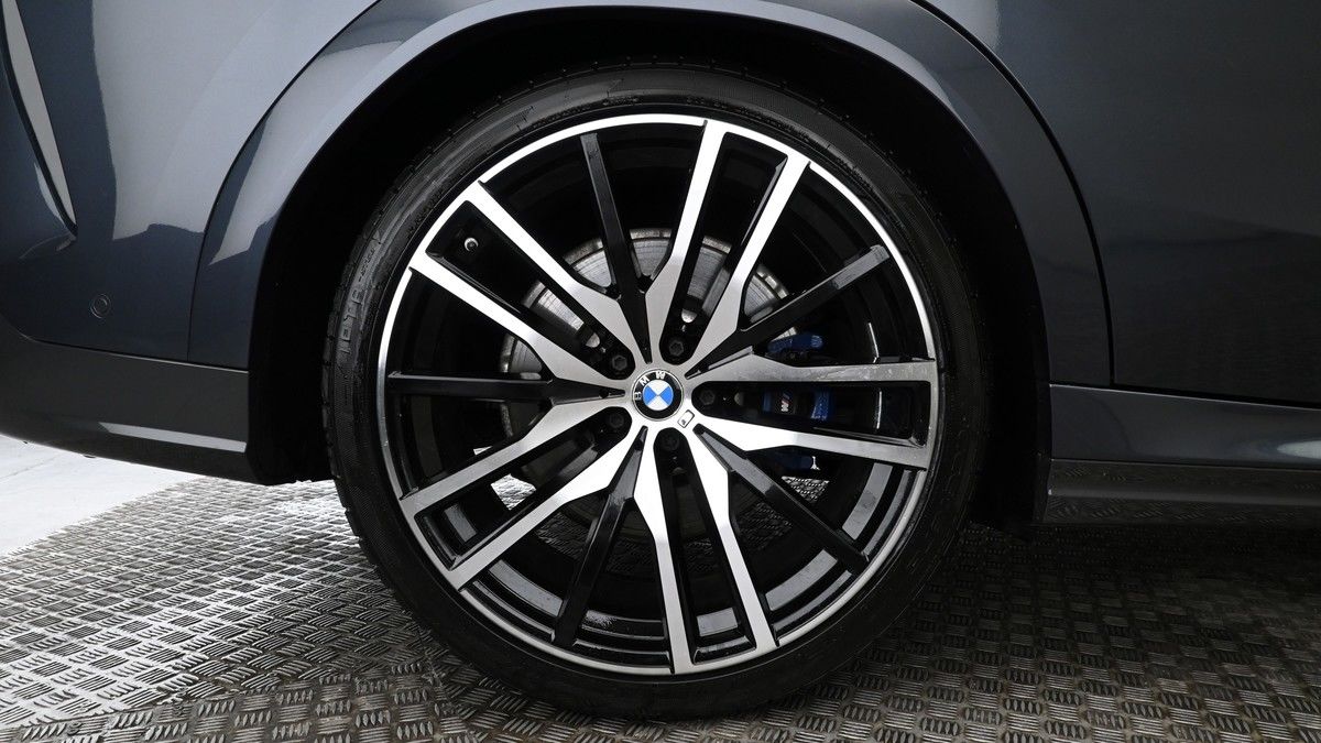 BMW X6 Image 8