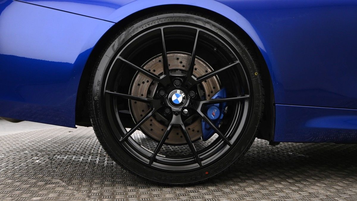 BMW M4 Image 9