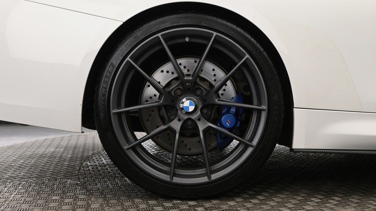 BMW M4 Image 9