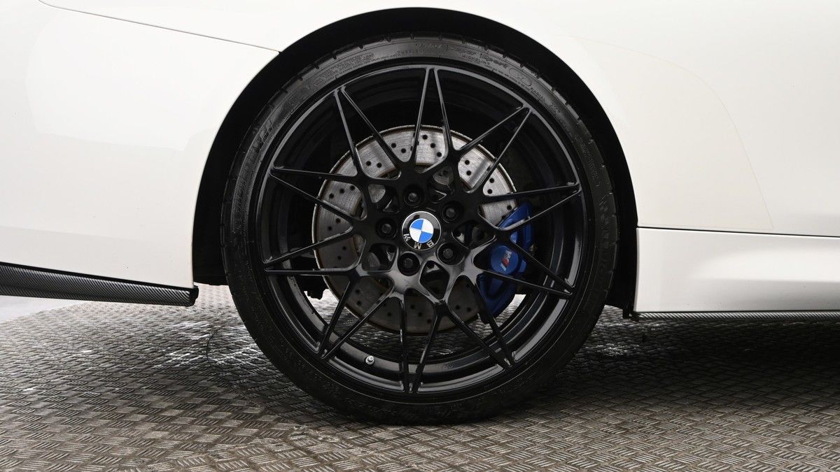 BMW M4 Image 9