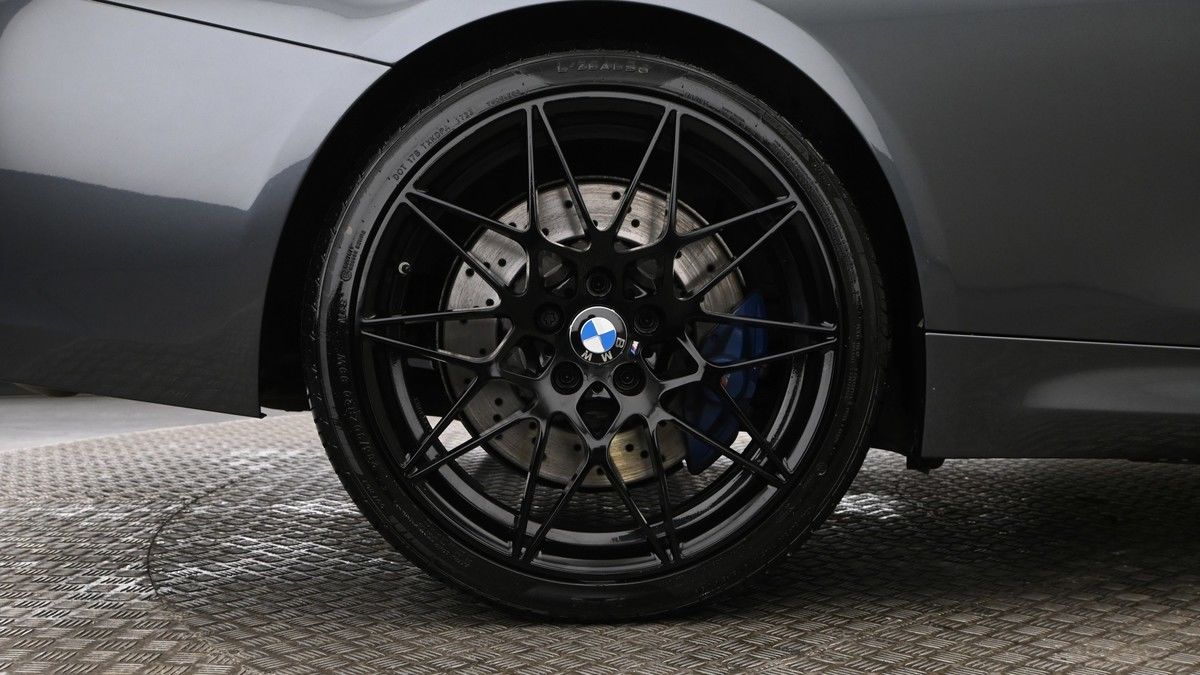 BMW M4 Image 9