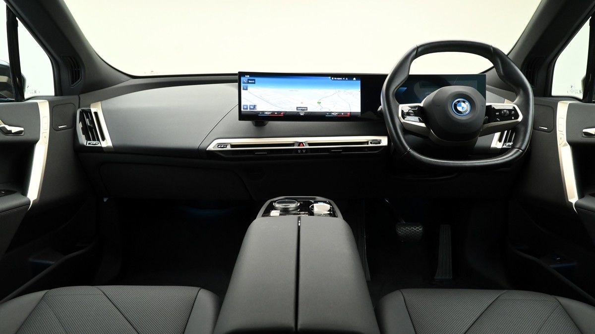 BMW iX Image 14