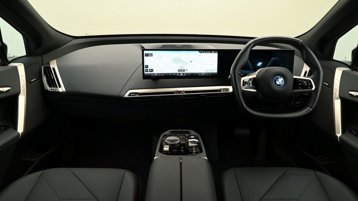 BMW iX Image 14