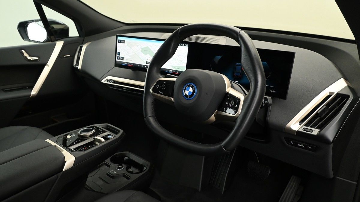 BMW iX Image 3