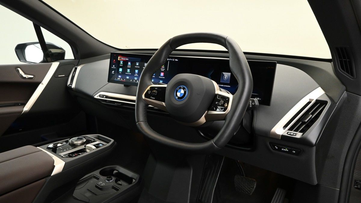 BMW iX Image 3