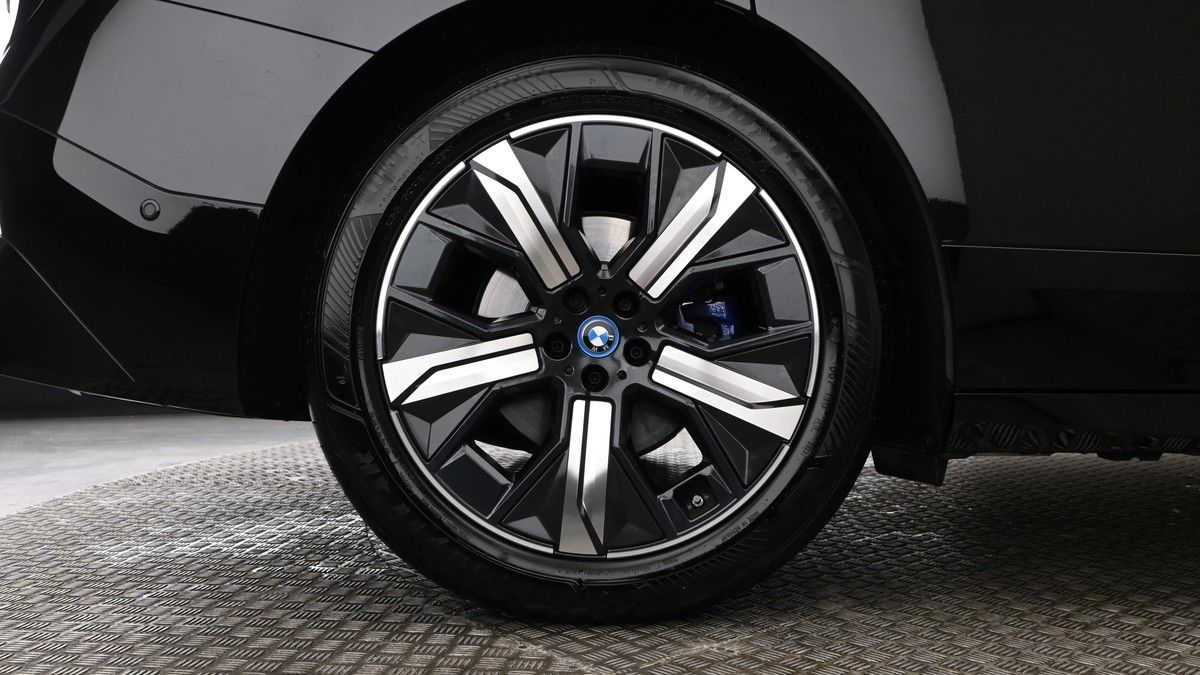 BMW iX Image 9