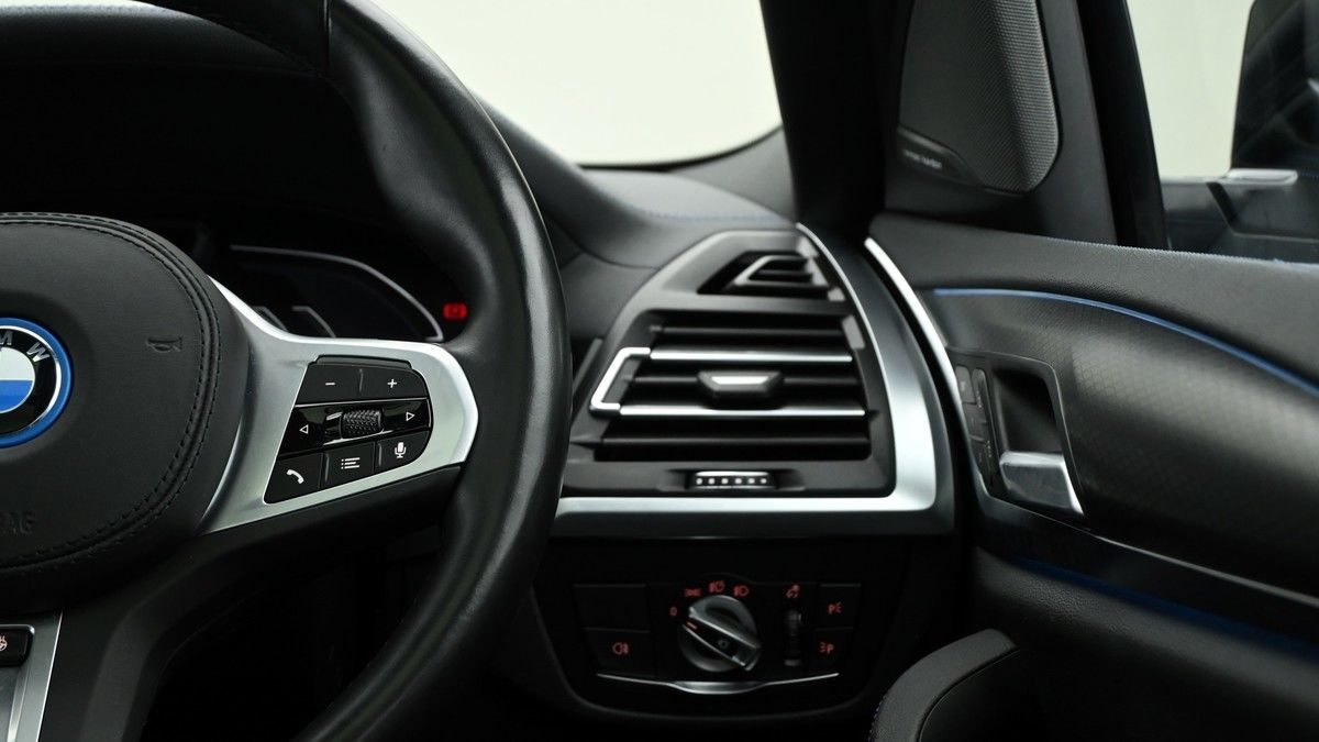 BMW iX3 Image 16