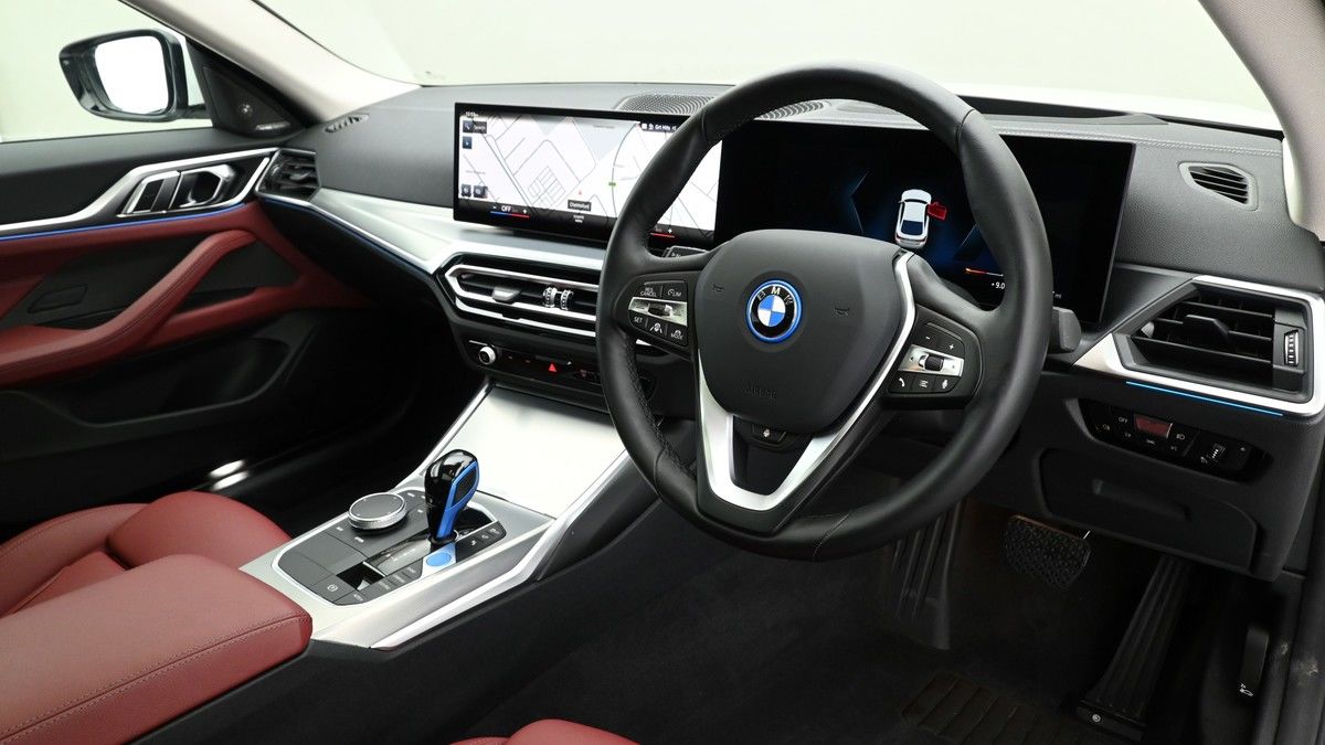 BMW i4 Image 3