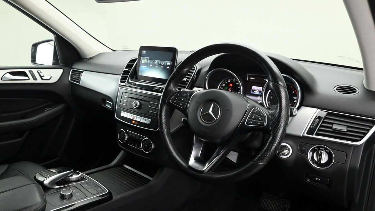 More views of Mercedes-Benz GLE