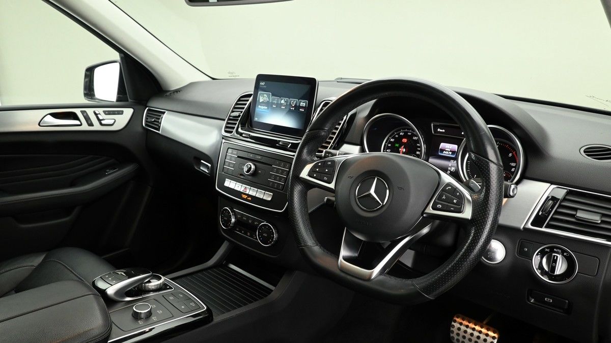 Mercedes-Benz GLE Image 3