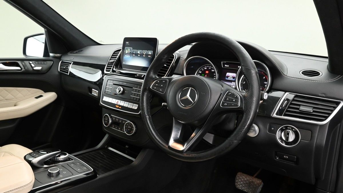 Mercedes-Benz GLS Image 3