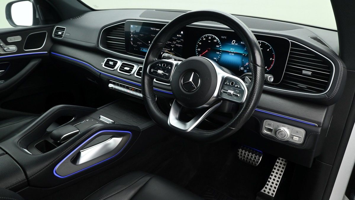 Mercedes-Benz GLE Image 2