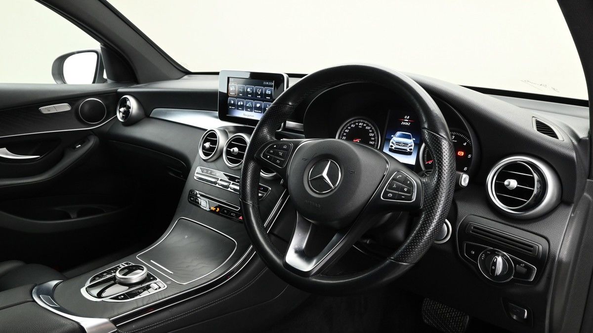 More views of Mercedes-Benz GLC