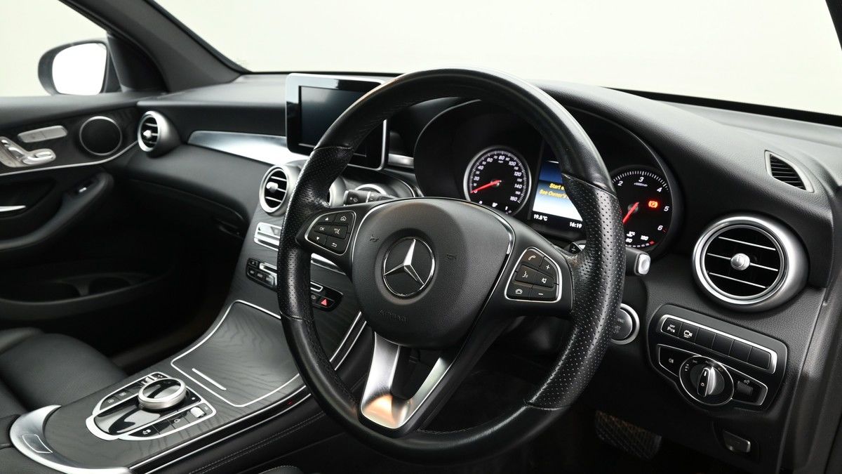 Mercedes-Benz GLC Image 3