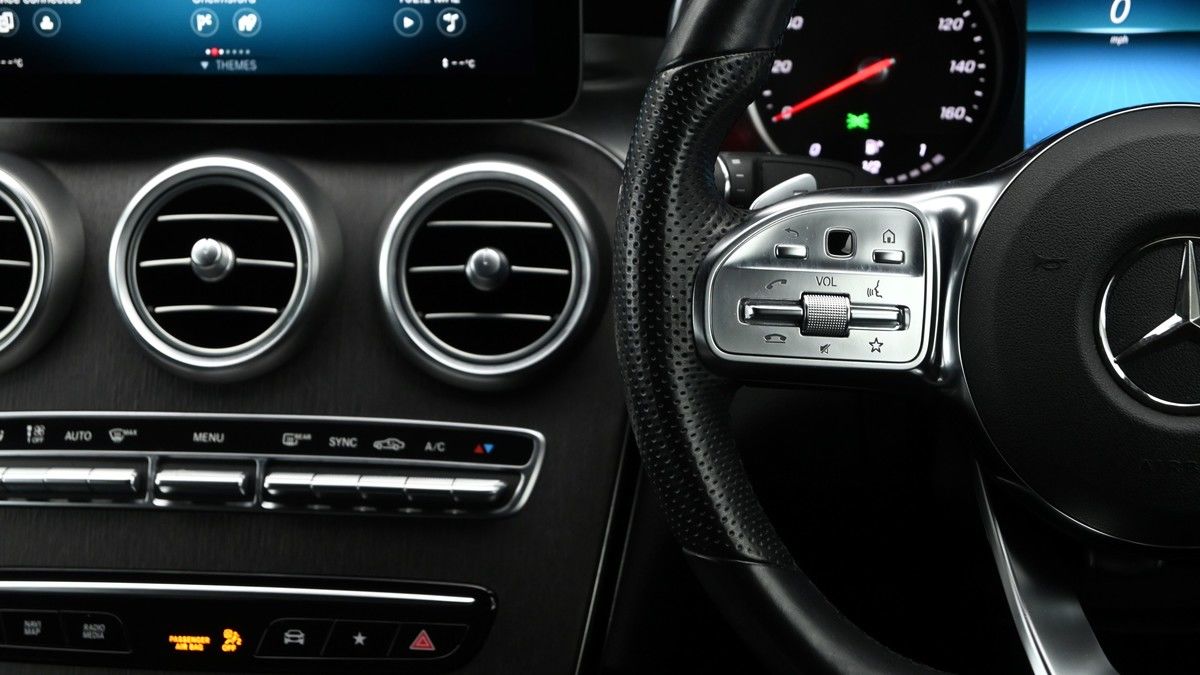 Mercedes-Benz GLC Image 15